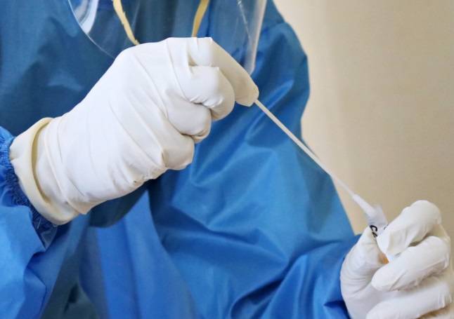 6 ساعات لصدور نتيجة فحص “أوميكرون”