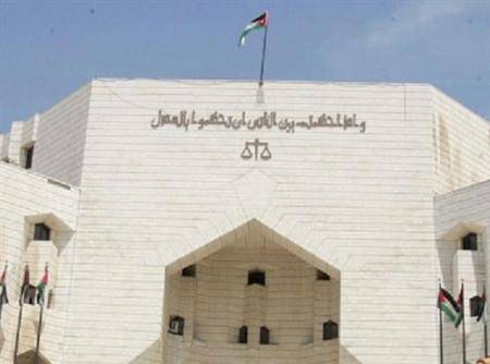 إدانة موظف حكومي ومستثمر وطالب جامعي بتهريب منشطات جنسية للأردن