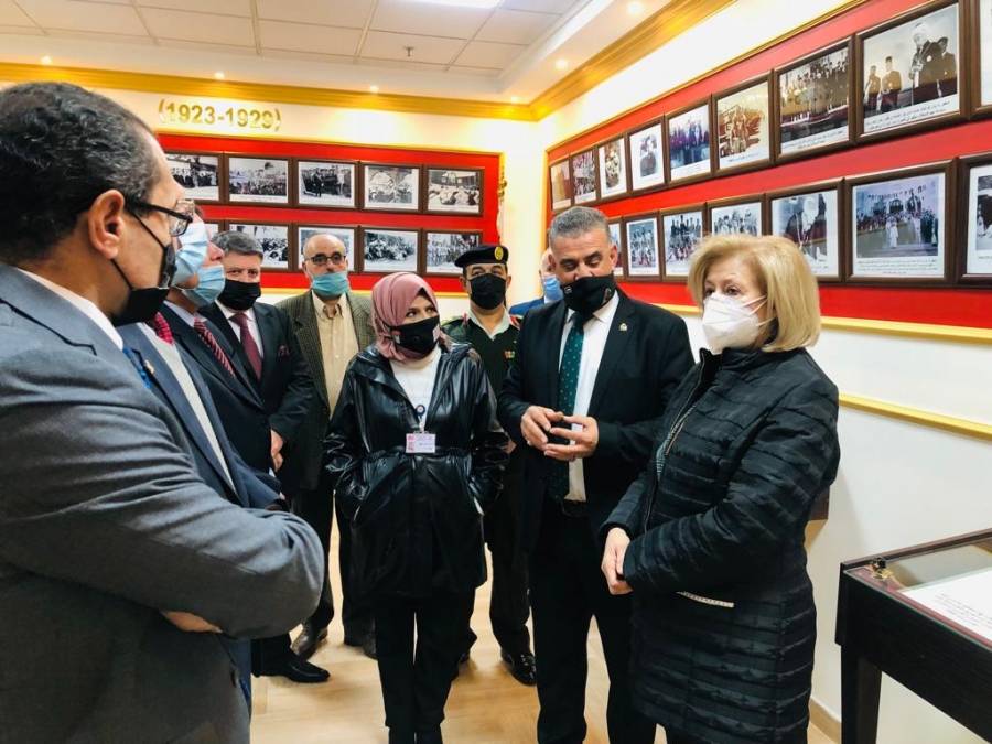 مندوبًا عن رئيس الوزراء النجار تفتتح معرض مئوية الدولة الأردنية