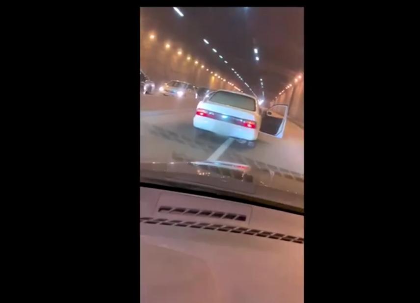 ‏الأمن العام: ‏ضبط سائق مركبة  يقوم بإعاقة الحركة المرورية داخل أحد الأنفاق في العاصمة.... فيديو
