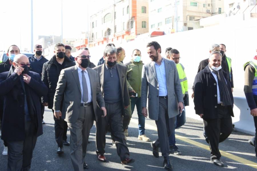 ضمن اعمال مشروع الباص السريع التردد.. وزير الأشغال يفتتح نفق الزيتونة الذي يعد الاعرض في المملكة