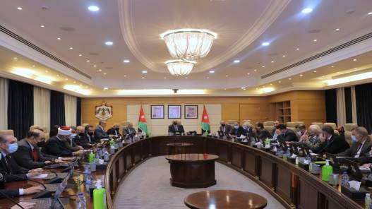 تمديد إعفاءات الشقق والأراضي من رسوم التسجيل وضريبة بيع العقار