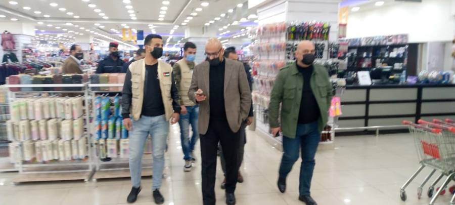 لجنة السلامة العامة واللجان الرقابية ينفذون حملة تفتيشية على المنشآت في الزرقاء... صور