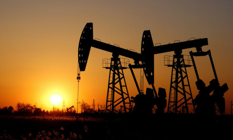 النفط يتجه لإنهاء العام بأكبر مكسب سنوي منذ 2009