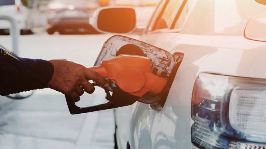 رفع سعر البنزين بنوعيه وتثبيت سعر الكاز والديزل للشهر المقبل