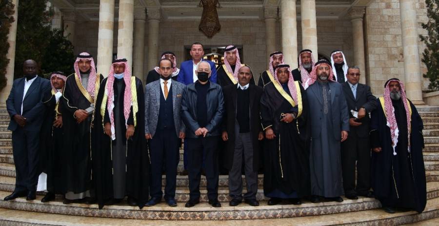 رئيس الديوان الملكي يلتقي وفدًا من شيوخ ووجهاء قبيلة الترابين  ...صور