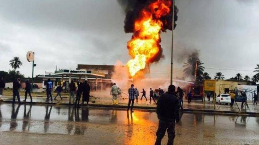 حريق في احد محطات الوقود في شارع المدينة المنورة بعمان