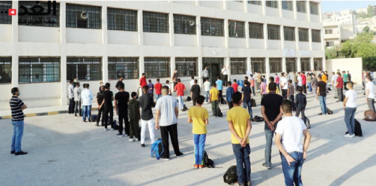 بتمويل سعودي.. طرح عطاءات لبناء 16 مدرسة حكومية