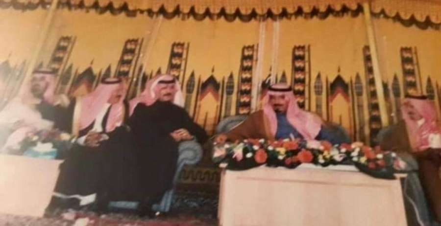 صورة تجمع الملك سلمان آل سعود والأمير السديري والامير ال  الصباح  والشيخ سامي مثقال الفايز