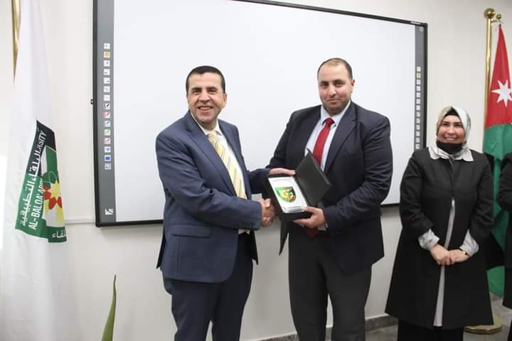 العجلوني يكرم المسجل العام في جامعة البلقاء التطبيقية وعددا من كادر وحدة القبول والتسجيل