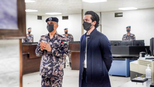 ولي العهد يزور الدفاع المدني ويطمئن على مستوى الجاهزية لمواصلة تقديم الخدمات خلال الشتاء