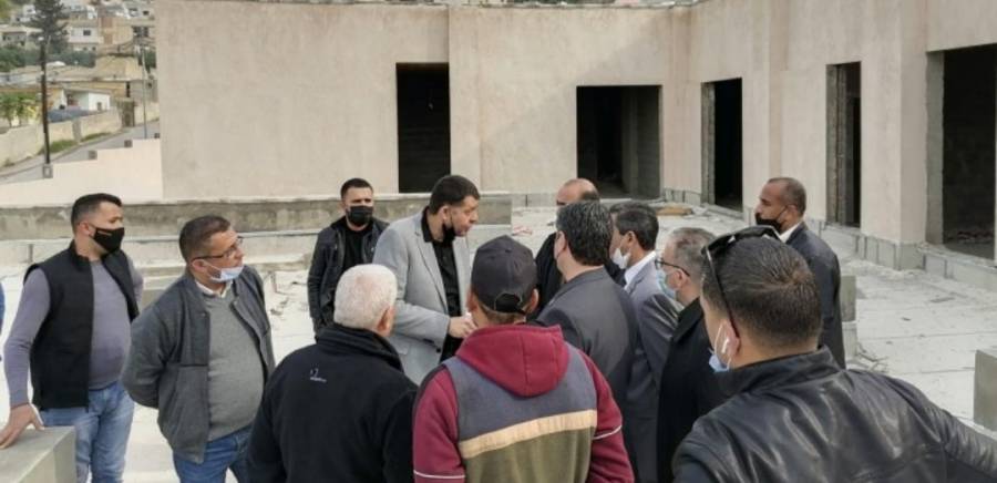 ستينية في الأغوار الجنوبية تتحدى ثقافة العيب لإعالة أسرتها وتدريس أبنائها