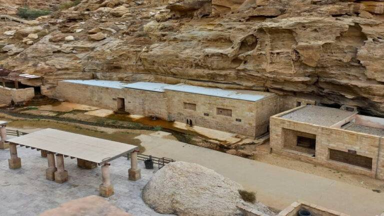 الفايز: وضع حمامات عفرا ضمن برنامج الترويج للمناطق السياحية