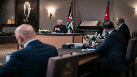 الملك يشيد بدور القطاع التجاري في تنمية الاقتصاد الوطني وتوفير فرص العمل