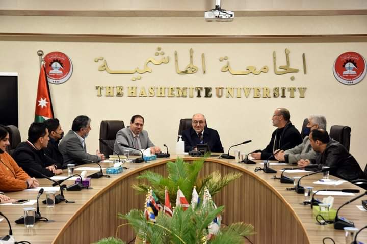 رئيس الجامعة الهاشمية يلتقي باسرة مركز تكنولوجيا المعلومات ويؤكد أهمية دور المركز في تطوير الخدمات الإلكترونية