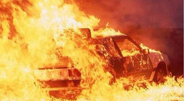 حريق 4 مركبات داخل كراج عمارة بضاحية الرشيد والأمن يحقق