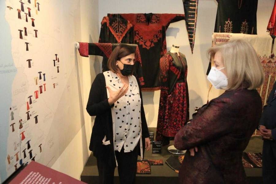 وزيرة الثقافة تزور متحف الطراز