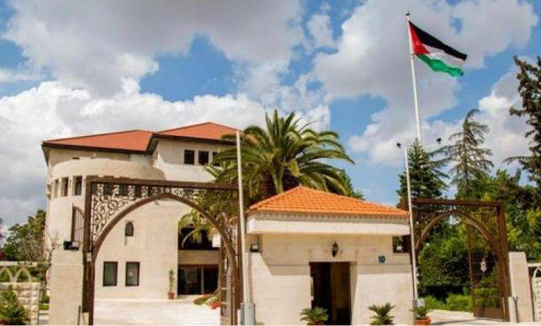 منظمات أجنبية وسفراء يضغطون على الحكومة سرا