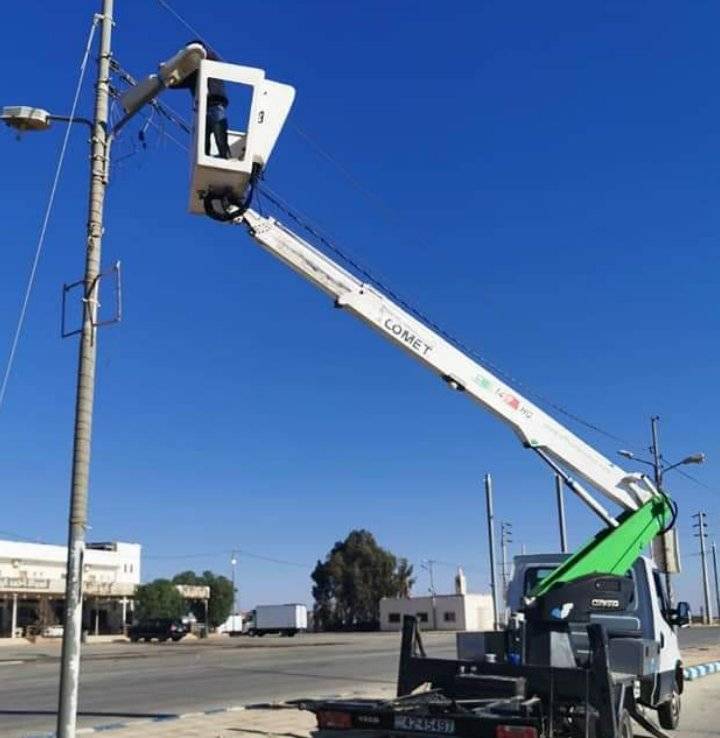 بـلـديــة الرويشد تبـدأ عـمـلـيـة صيانـة شاملة لشبكـات الانـارة