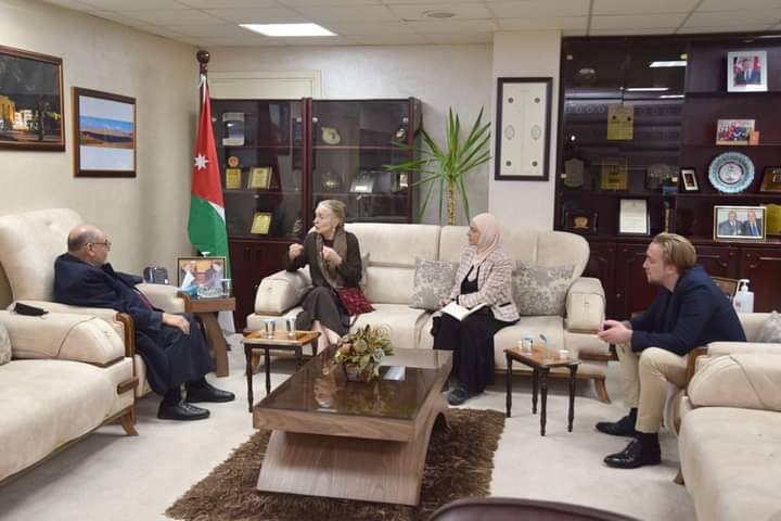 الجامعة الهاشمية تبحث التعاون مع جامعة ييل الأميركية