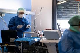 الصحة: مدة حضانة أوميكرون أقل من دلتا