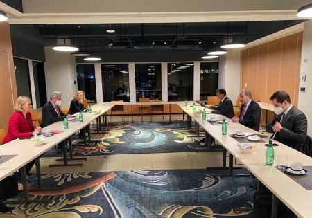 الصفدي يلتقي نظيرته النروجية