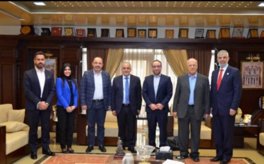 بحث التعاون بين عمان الأهلية ومجلس المهارات القطاعية للسياحة والضيافة