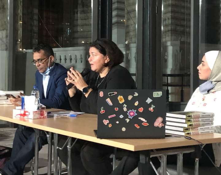 الناشطة رنا الحسيني تلقي محاضرة في الجامعة الألمانية الأردنية