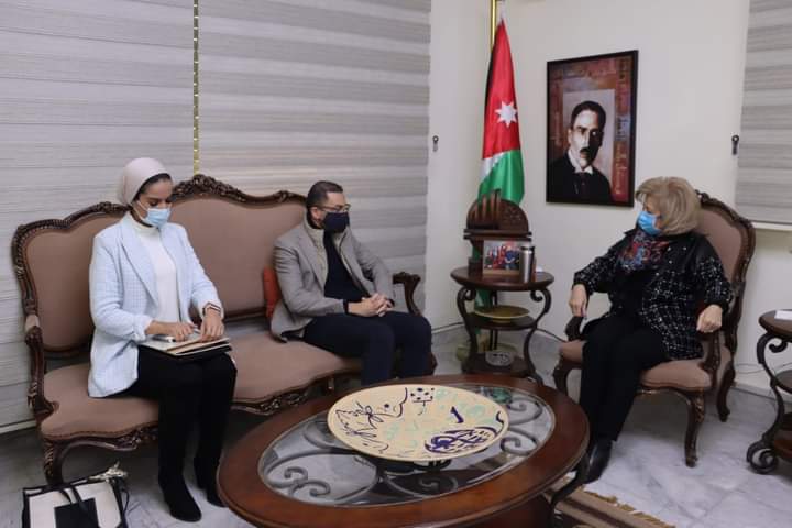 وزيرة الثقافة تلتقي فريق المنصة التسويقية الأردنية  لقطاع الحرفيين