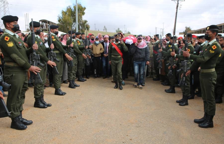 القوات المسلحة تشيع جثمان الشهيد الوكيل1 محمد حامد المشاقبة