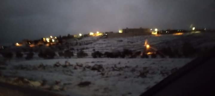 تراكمات خفيفة للثلوج في عجلون _صور