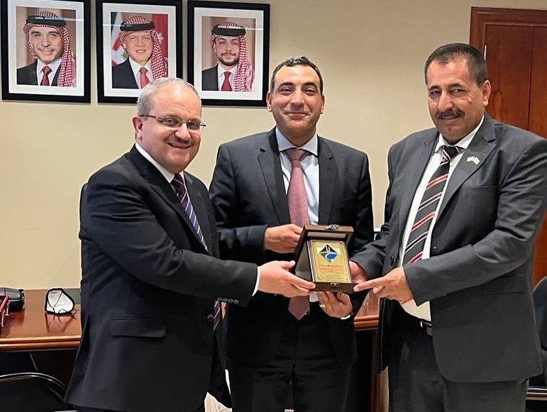حاكمية جامعة جدارا تلتقي القنصل العام والجالية الأردنية في دبي وتزور معرض إكسبو