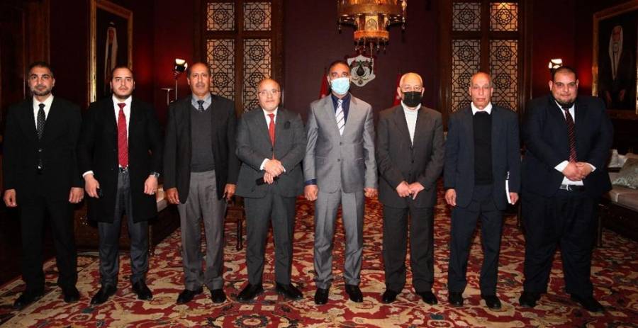 رئيس الديوان الملكي يلتقي  وفدًا من عشيرة العنبرالجبور... صور