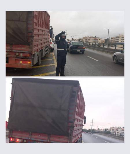 تعطل مركبة شحن أعلى جسر النهضة