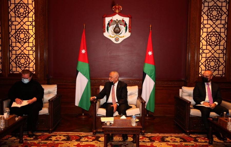 العيسوي يستقبل المجموعة الشبابية التي التقت مع الملك... صور