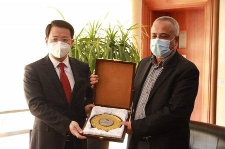 البخيت يعرض للسفير الصيني الفرص الاستثمارية في العقبة
