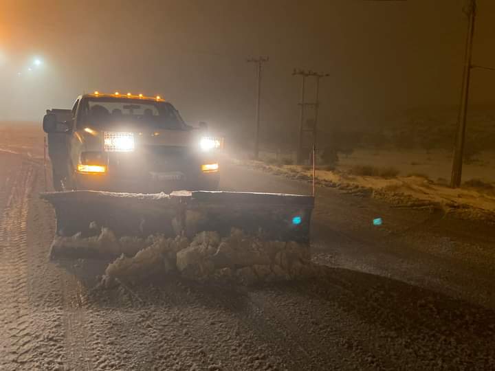 طريق الراجف  الطيبة مغلقة بسبب تراكم الثلوج