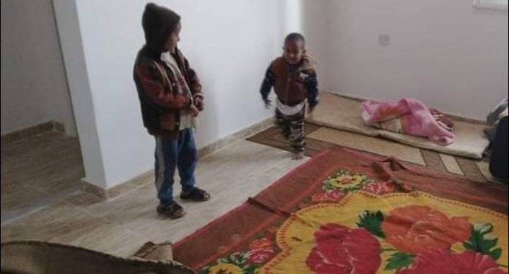 بلدية الرويشد تؤوي عائلة متضررة من المنخفض الجوي