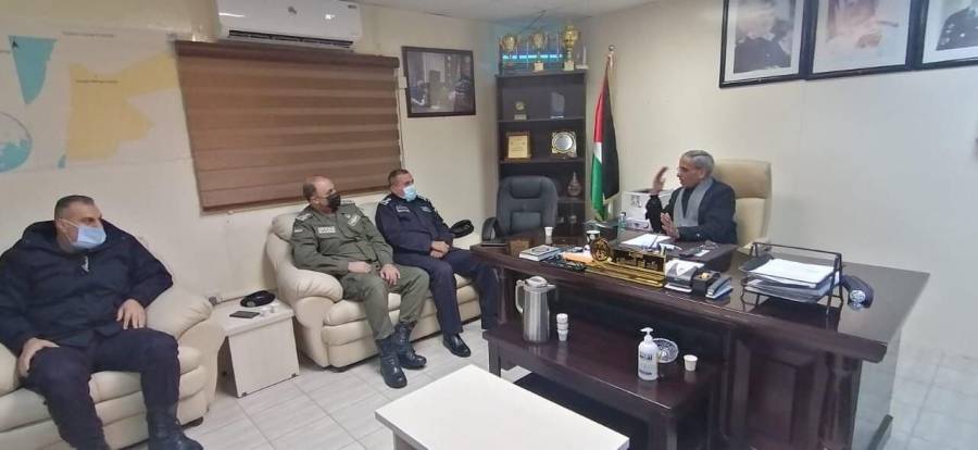 محافظ المفرق يترأس اجتماعا للمجلس الأمني في مخيم الزعتري للتعامل مع المنخفض الجوي