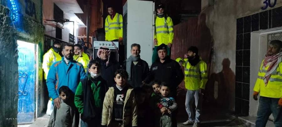 ترحيل عائلة مكونة من (13) فرداً من بيت آيل للسقوط في مدينة الرمثا