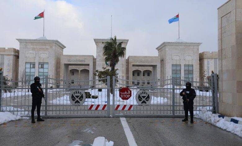 الأمن يتعامل مع 160 ألف بلاغ خلال المنخفض