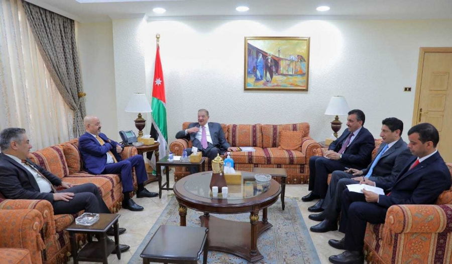 LH Speaker meets Iraqi, Tunisian envoys over cooperation