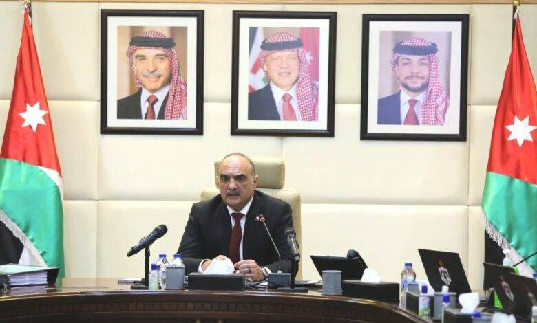 الخصاونة: سنباشر على الفور بتنفيذ التوجيهات الملكية