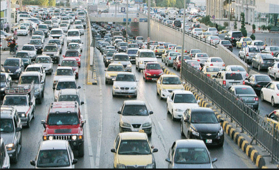 الأمن: تحويلات مرورية وتباطؤ للسير