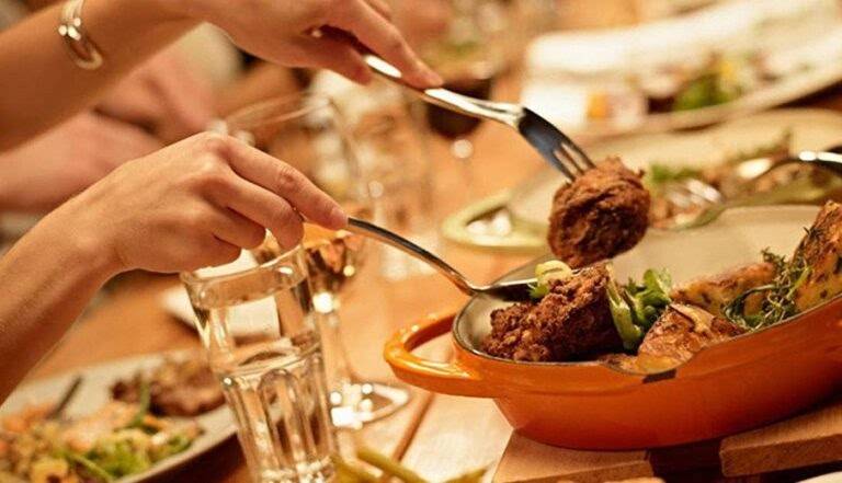 الزرقاء: ايقاف 6 مطاعم احترازيا