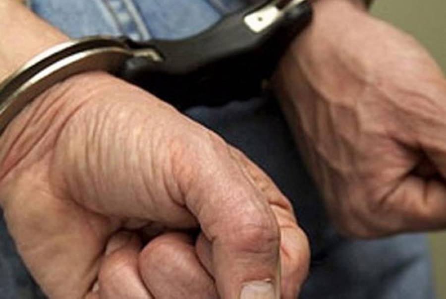 القبض على شخص اعتدى بأداة حادة على صاحب محل بالزرقاء