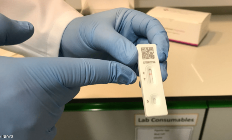 “الأوبئة”: فحص كورونا السريع لا يُبنى عليه