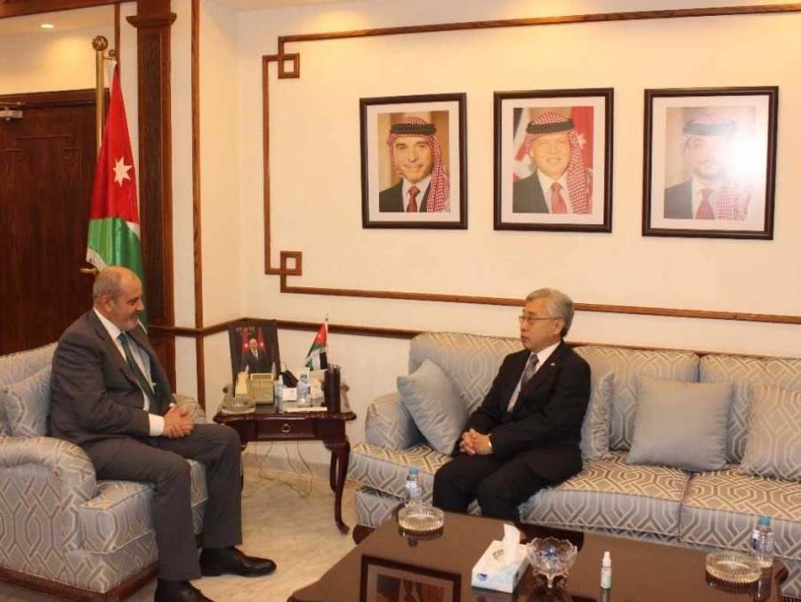 الصناعة والتجارة تبحث توسيع التعاون الاقتصادي مع اليابان