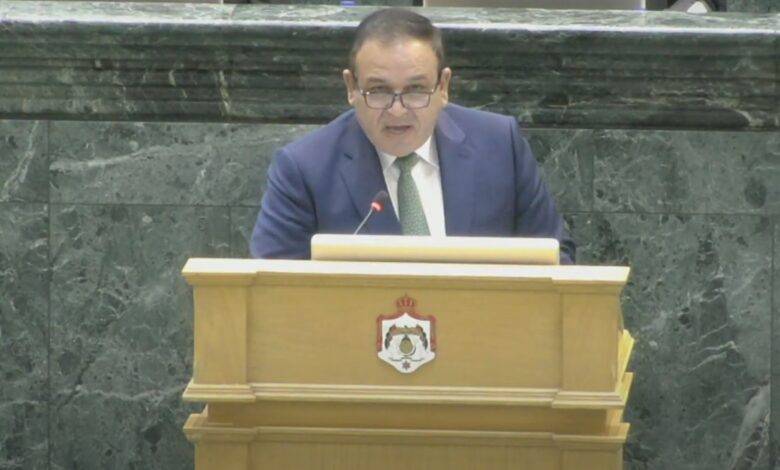 النائب السعودي: وزير أسبق تقاعده 400 دينار