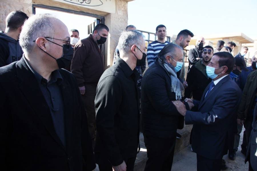 مندوبا عن الملك .. الفزاع يشارك في تشييع جثمان عدنان أبو عودة